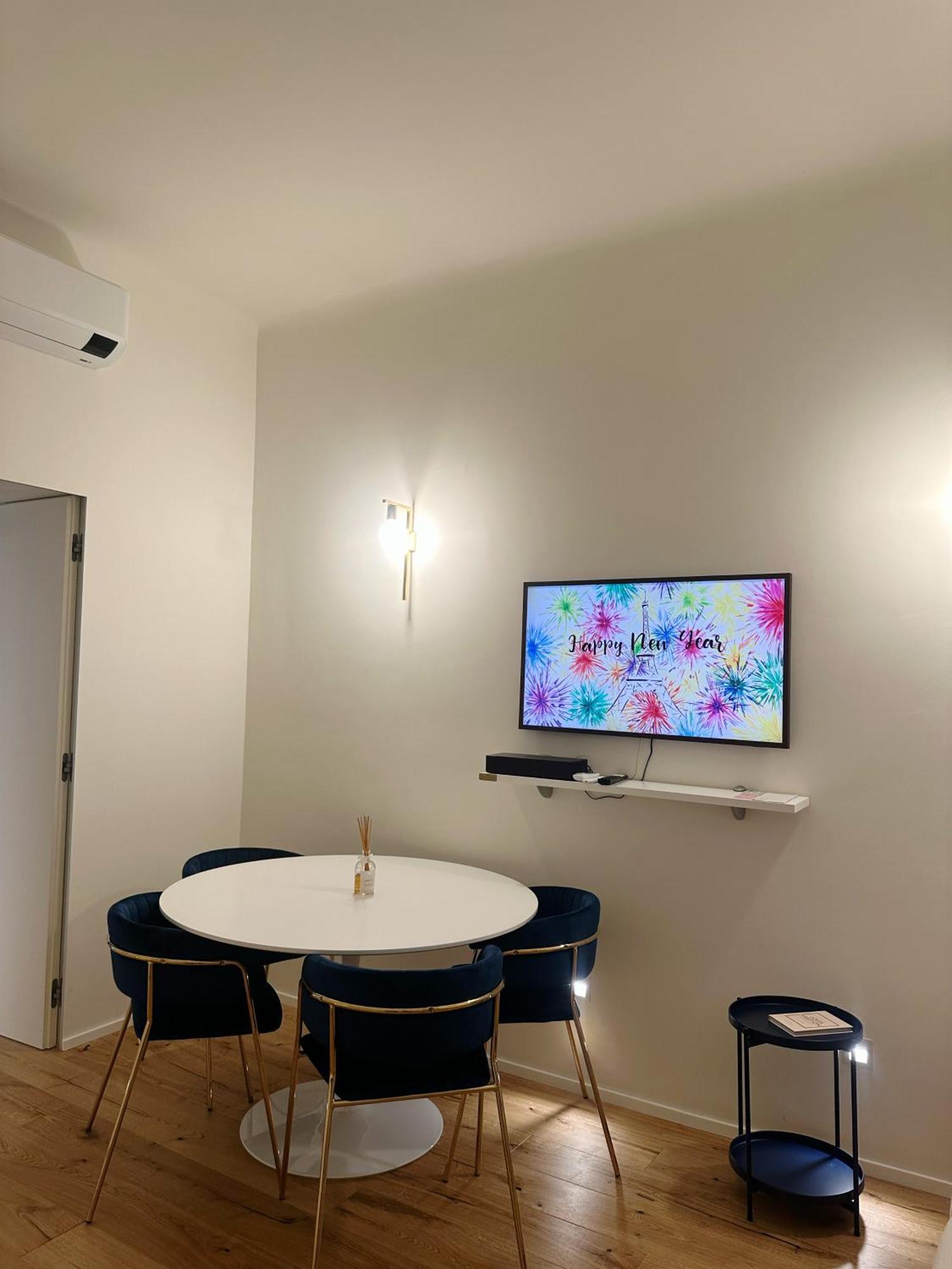 Private Apartment With Wi-Fi Milano City Near Duomo Atena מראה חיצוני תמונה